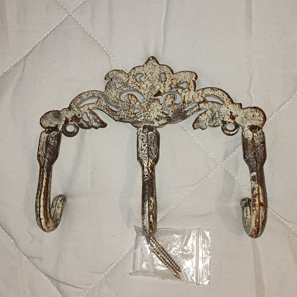 Painted  Ornate  Farmhouse Cottage Cast Iron  3 Prong  Wall Hook - Picture 5 of 5